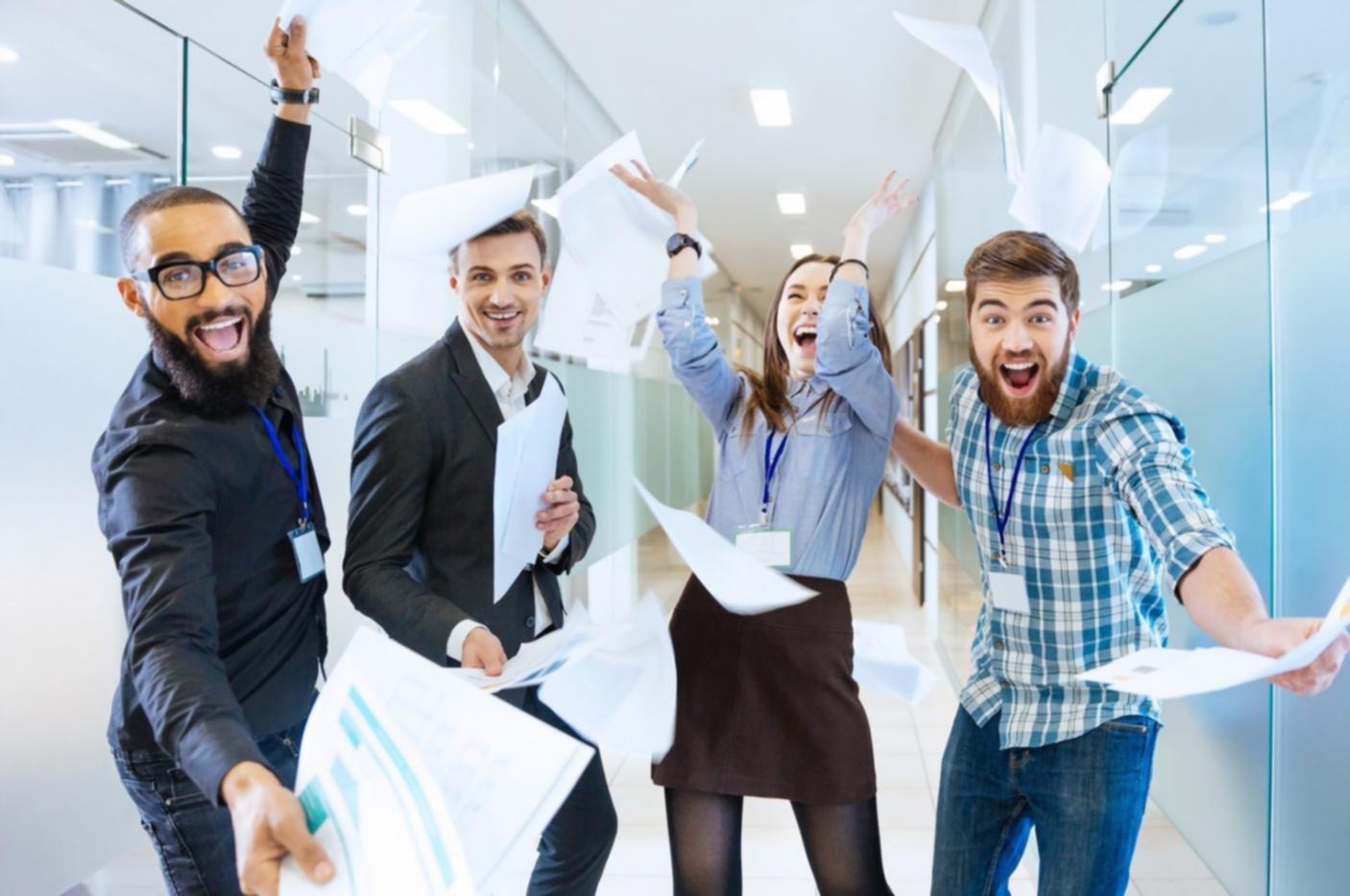 Gemütlicher Workshopraum mit Sitzkissen und natürlichem Licht